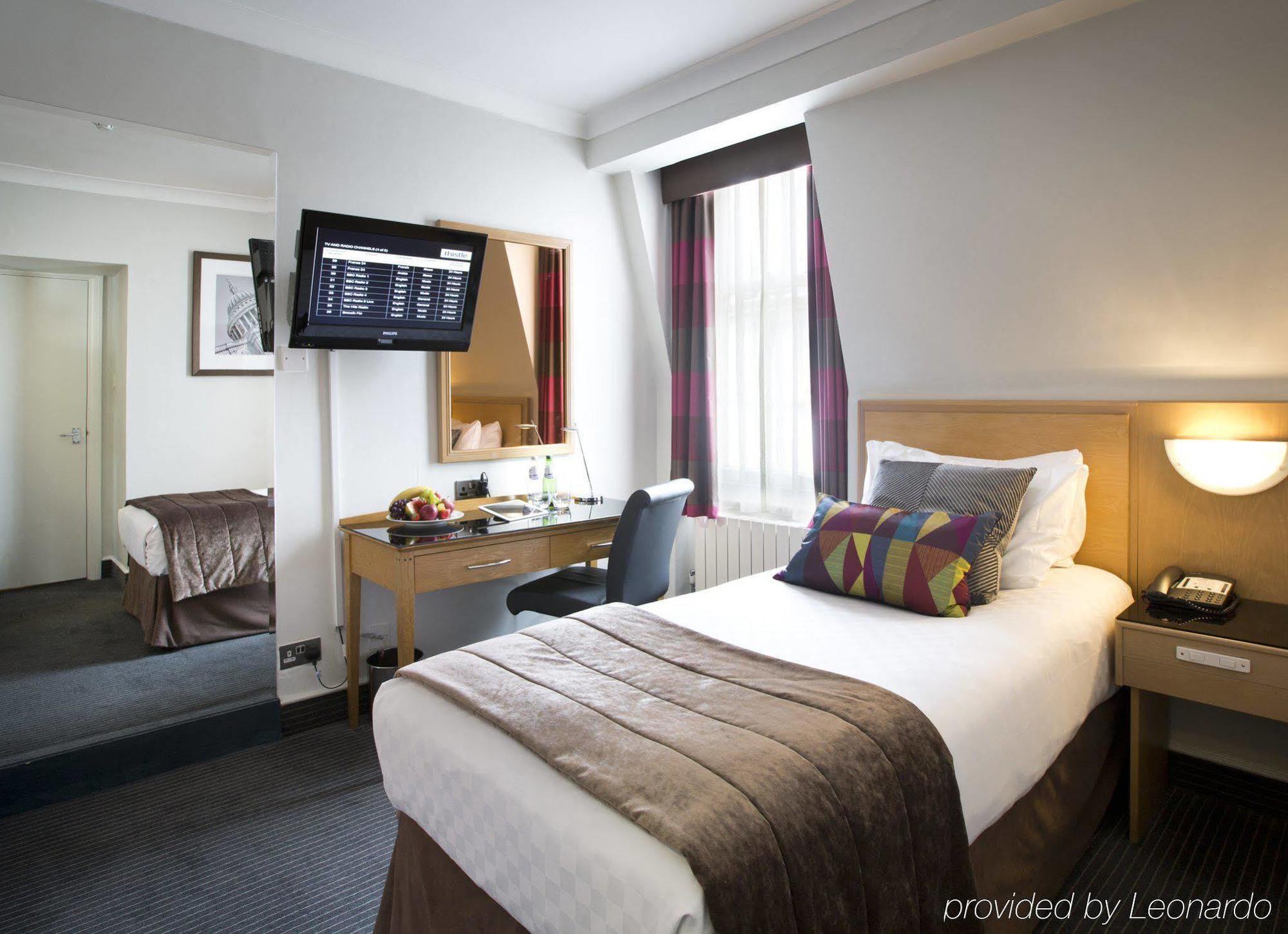 Отель Thistle London Bloomsbury Park Экстерьер фото